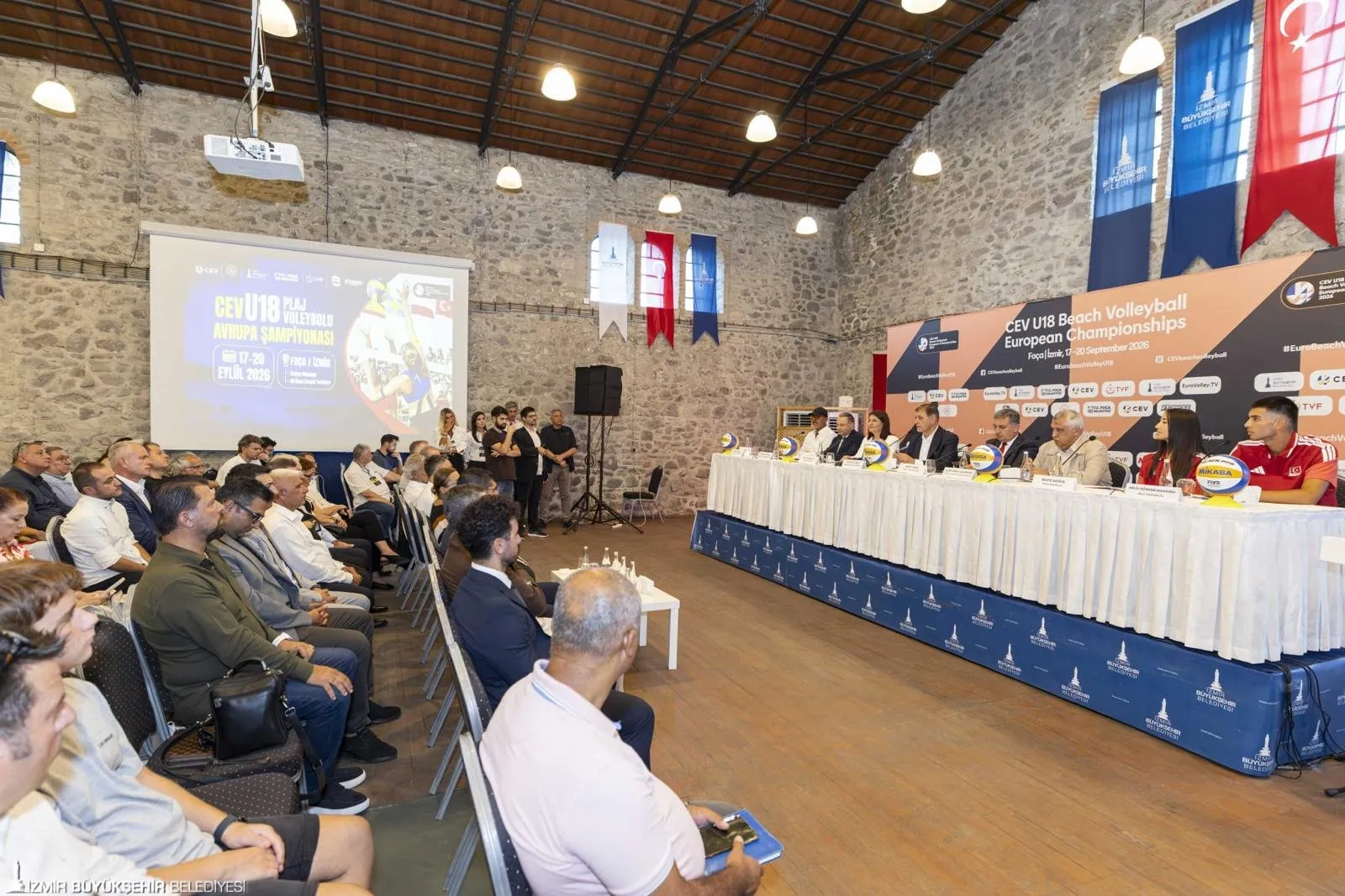 Foça'nın kumsalları Avrupa'nın genç yıldızlarına ev sahipliği yapmaya hazırlanıyor