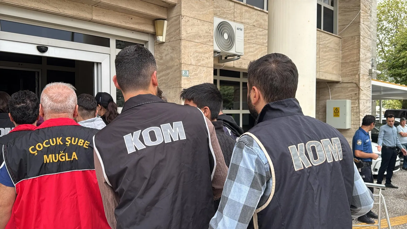 Muğla'da suç ağlarına büyük darbe: Kırmızı bültenle aranan elebaşı yakalandı