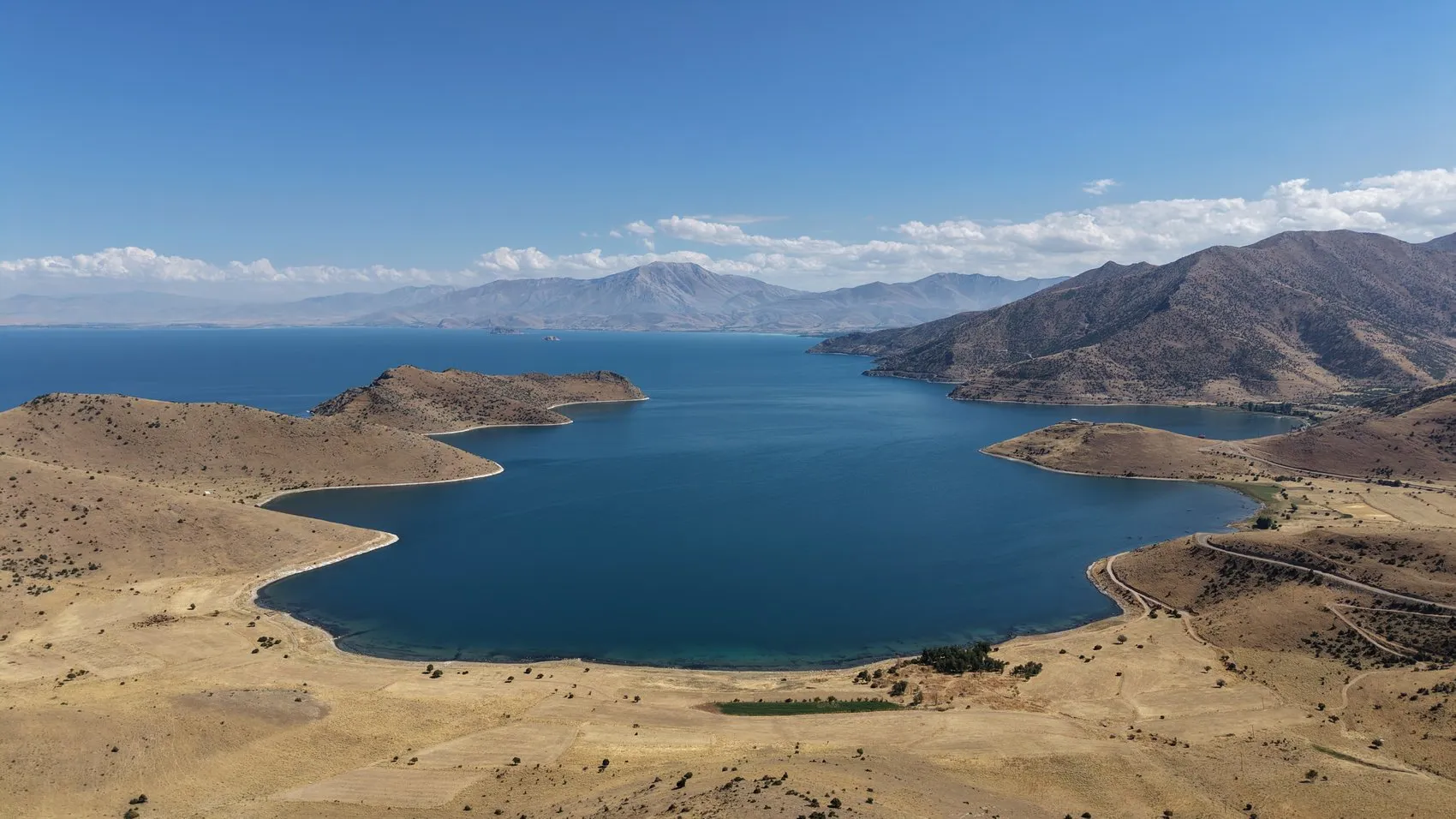 Van Gölü'nün saklı hazinesi artık koruma altında: 54'üncü milli park bölge halkını heyecanlandırdı