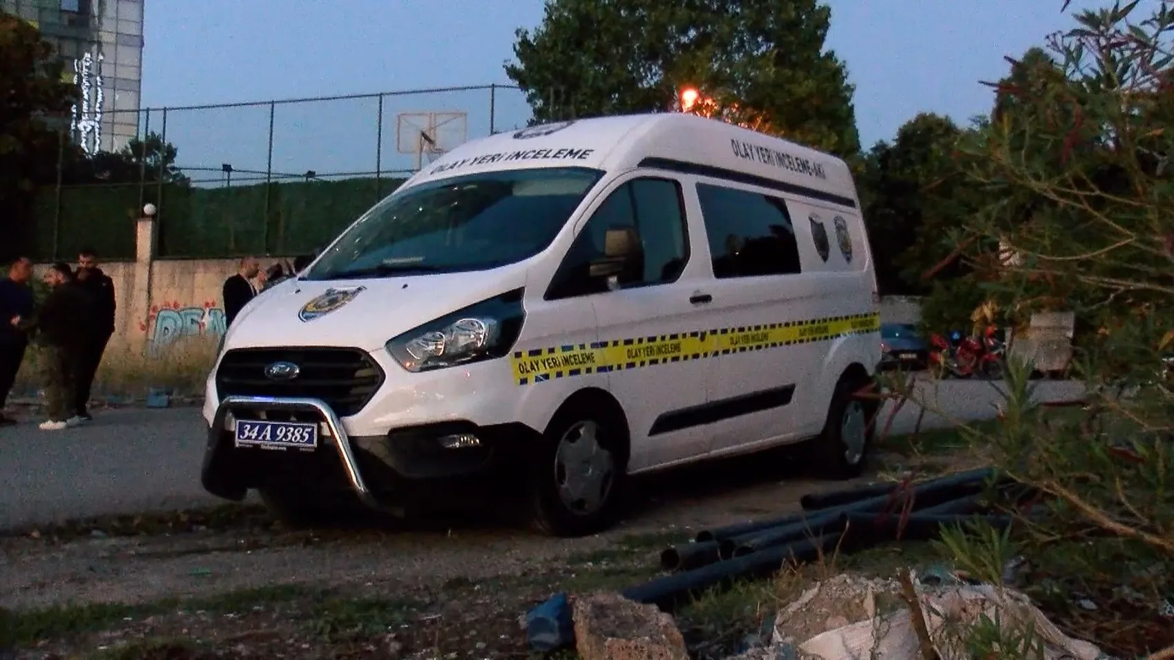 Kartal'da yol kenarındaki otluk alanda cansız beden bulundu