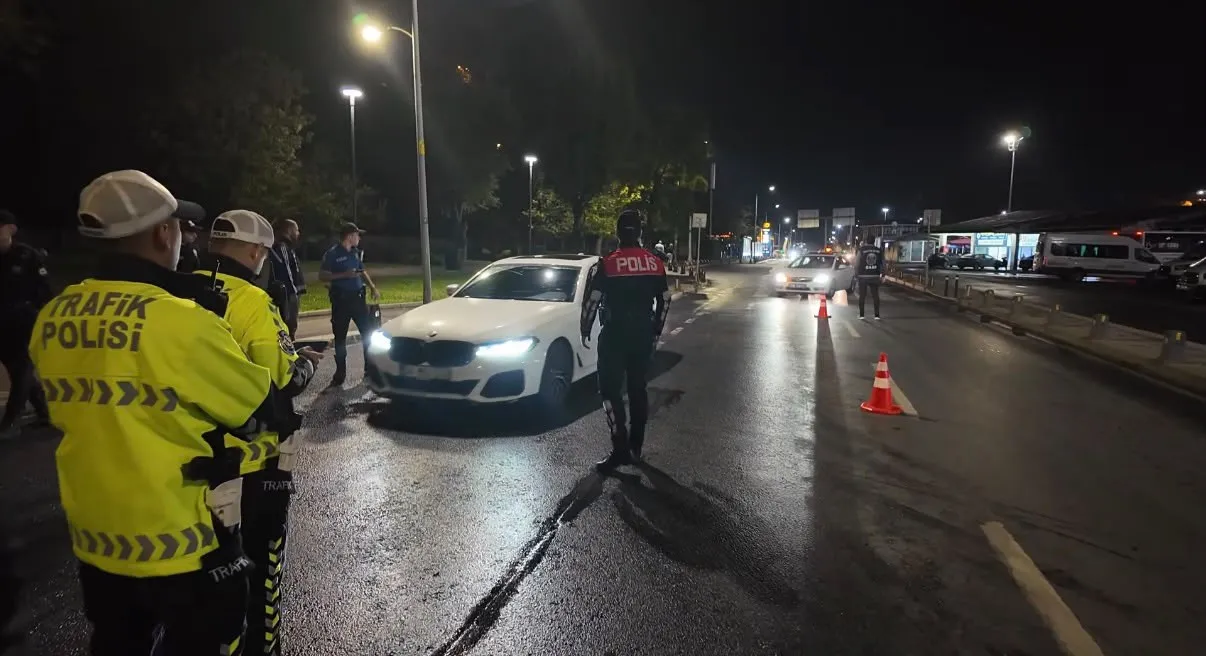 İstanbul semalarında keskin gözler: Harem Sahil yolunda kapsamlı güvenlik operasyonu