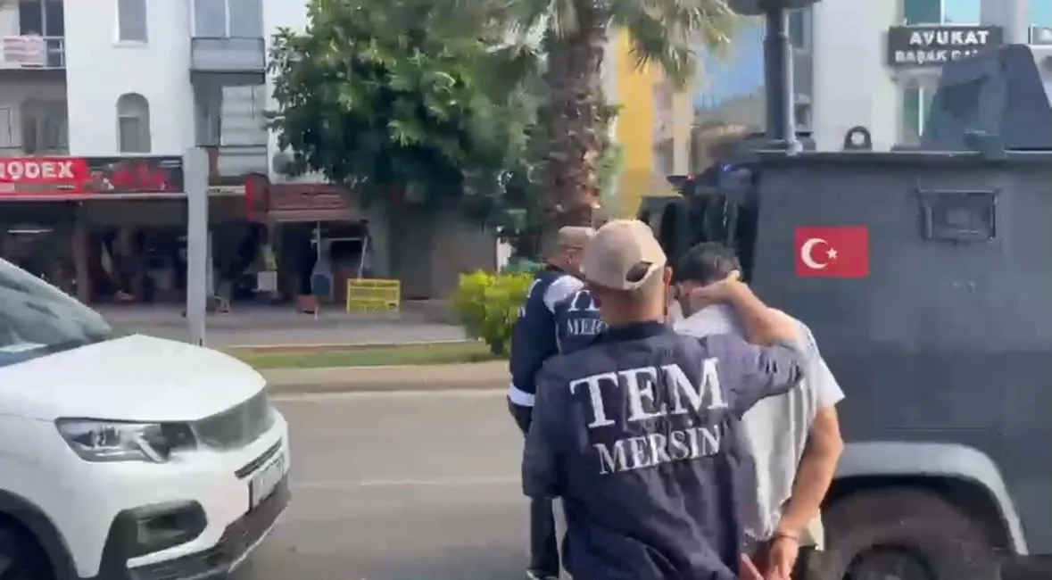 Mersin'de DEAŞ operasyonu: Yabancı uyruklu 3 kişi cezaevine gönderildi