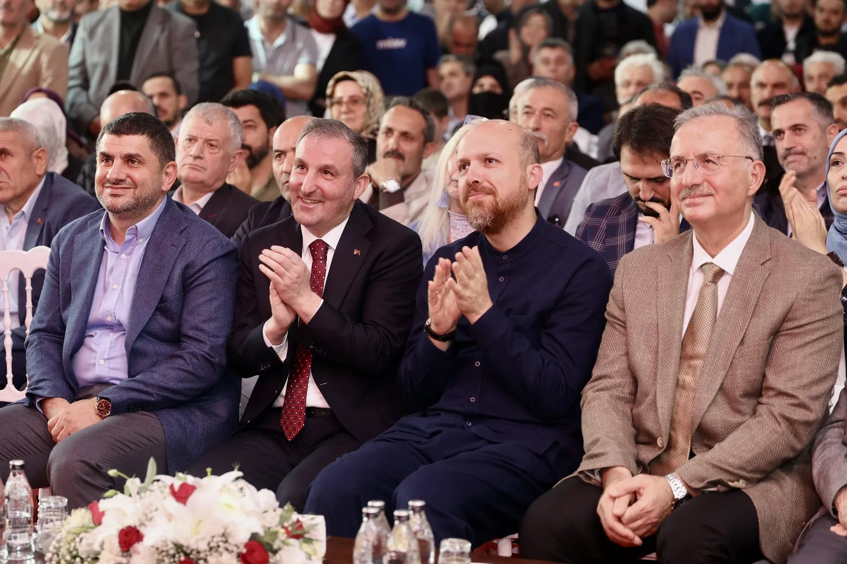 Bilal Erdoğan'dan ebeveynlere kritik uyarı: Çocuklarımızı kurtarmanın yolu kütüphanelerden geçiyor