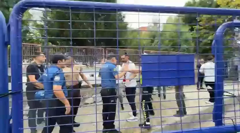 Tribünlerde gergin bekleyiş: Zonguldak'ta futbol heyecanı yerini arbedeye bıraktı
