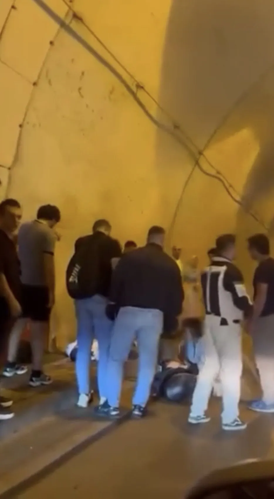 Sarıyer'de tünel içindeki o anlar saniye saniye kaydedildi: Motosikletli sürücü hayatını kaybetti