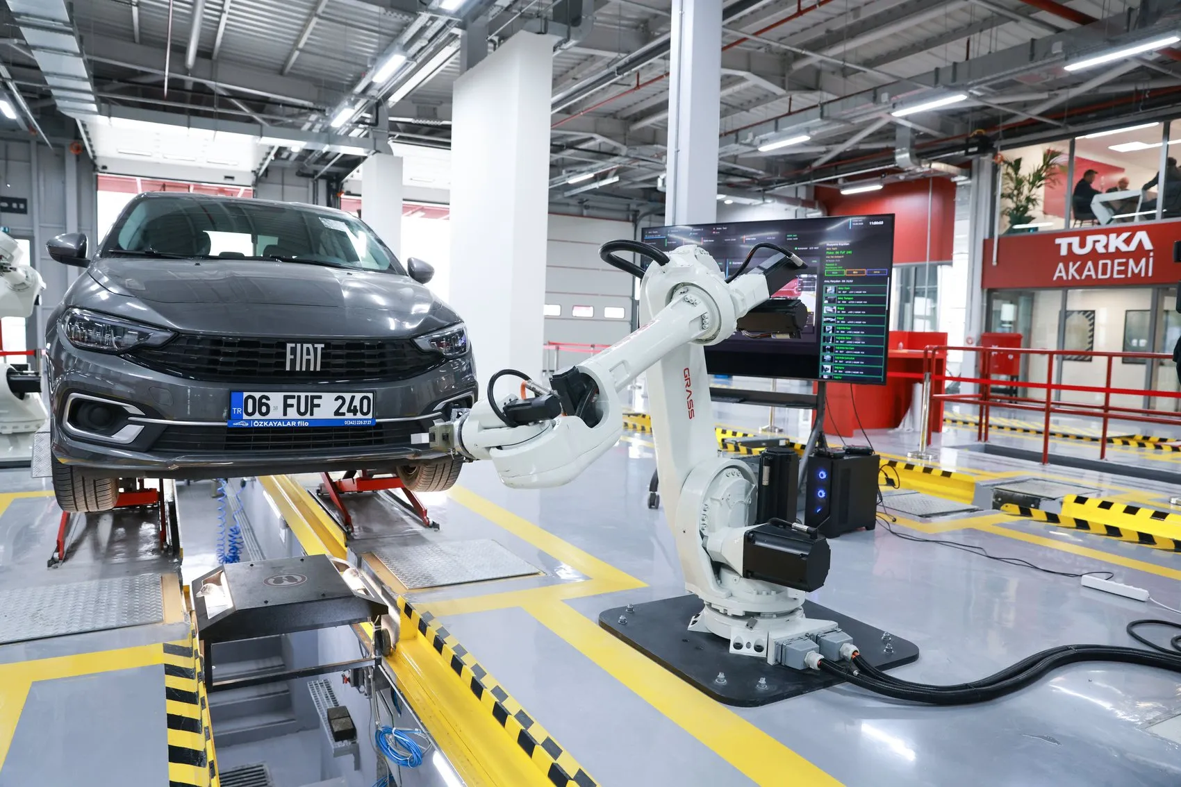 Araç muayenesinde robotik devrim: TURKA ve Altınay'dan yerli teknoloji hamlesi