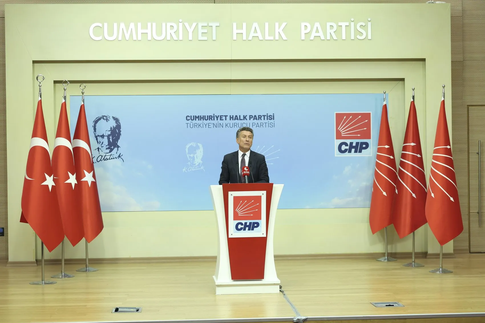 Ekonomi yönetiminin enflasyon karnesi: Sarıbal'dan OVP için sert çıkış