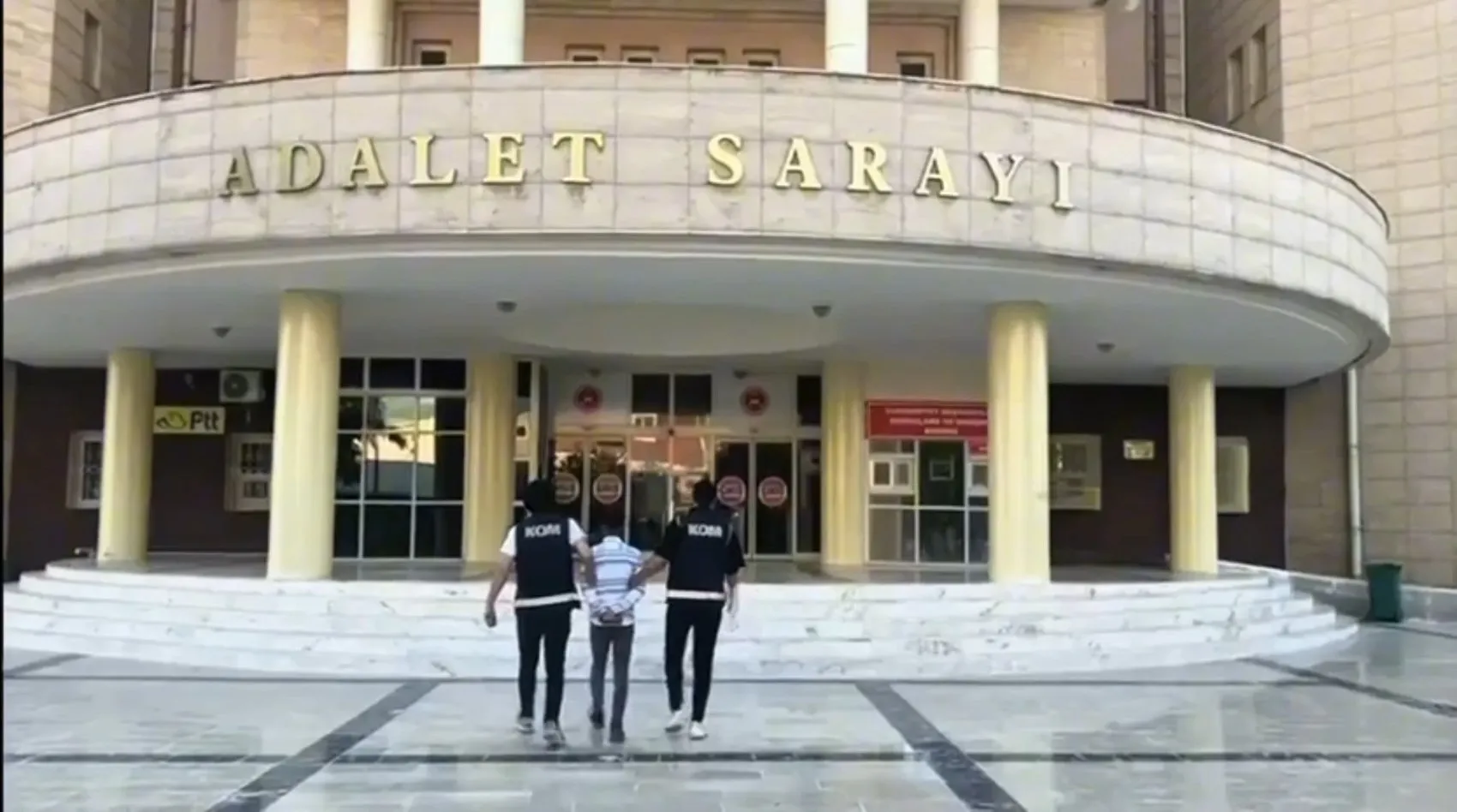 Saman çuvalları arasına gizlenmiş devasa kaçakçılık operasyonu