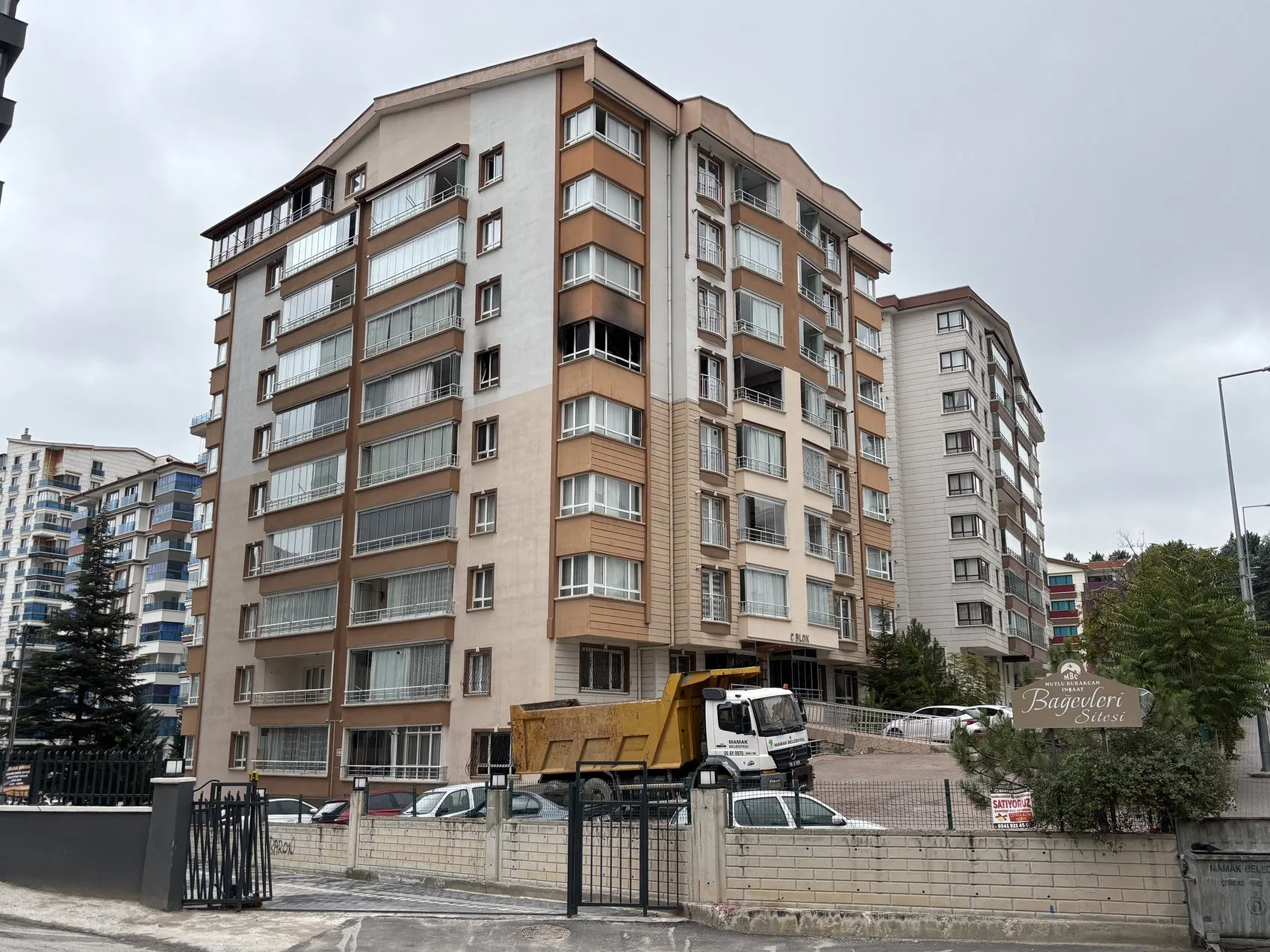 Mamak'ta korku dolu anlar: Alevlerin arasında kalan anne ve oğlu için zamanla yarıştılar