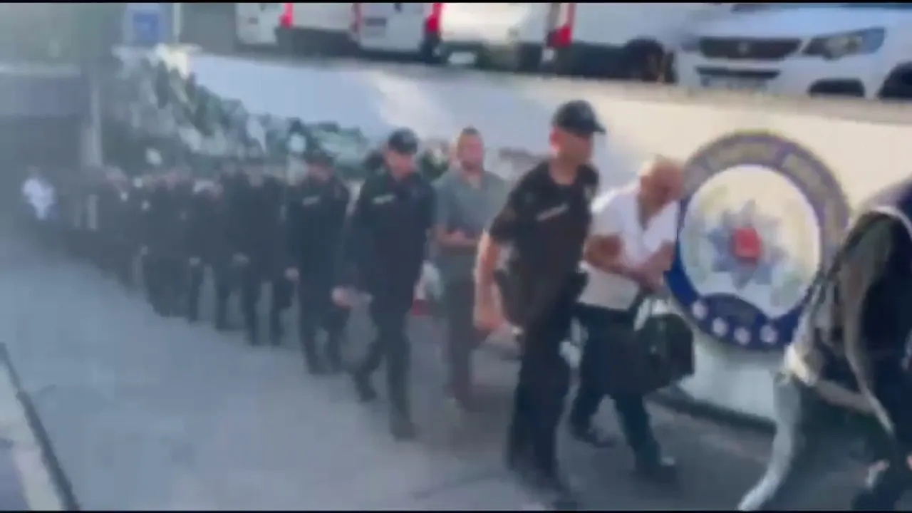 Vatandaşlık oyununa dev operasyon: Milyarlık servete el konuldu