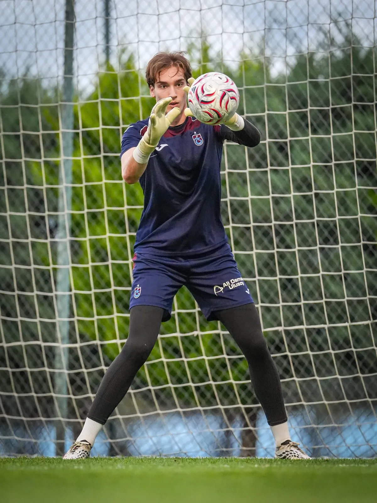 Trabzonspor'da şok sakatlık: Genç eldiven sahalardan uzak kalacak