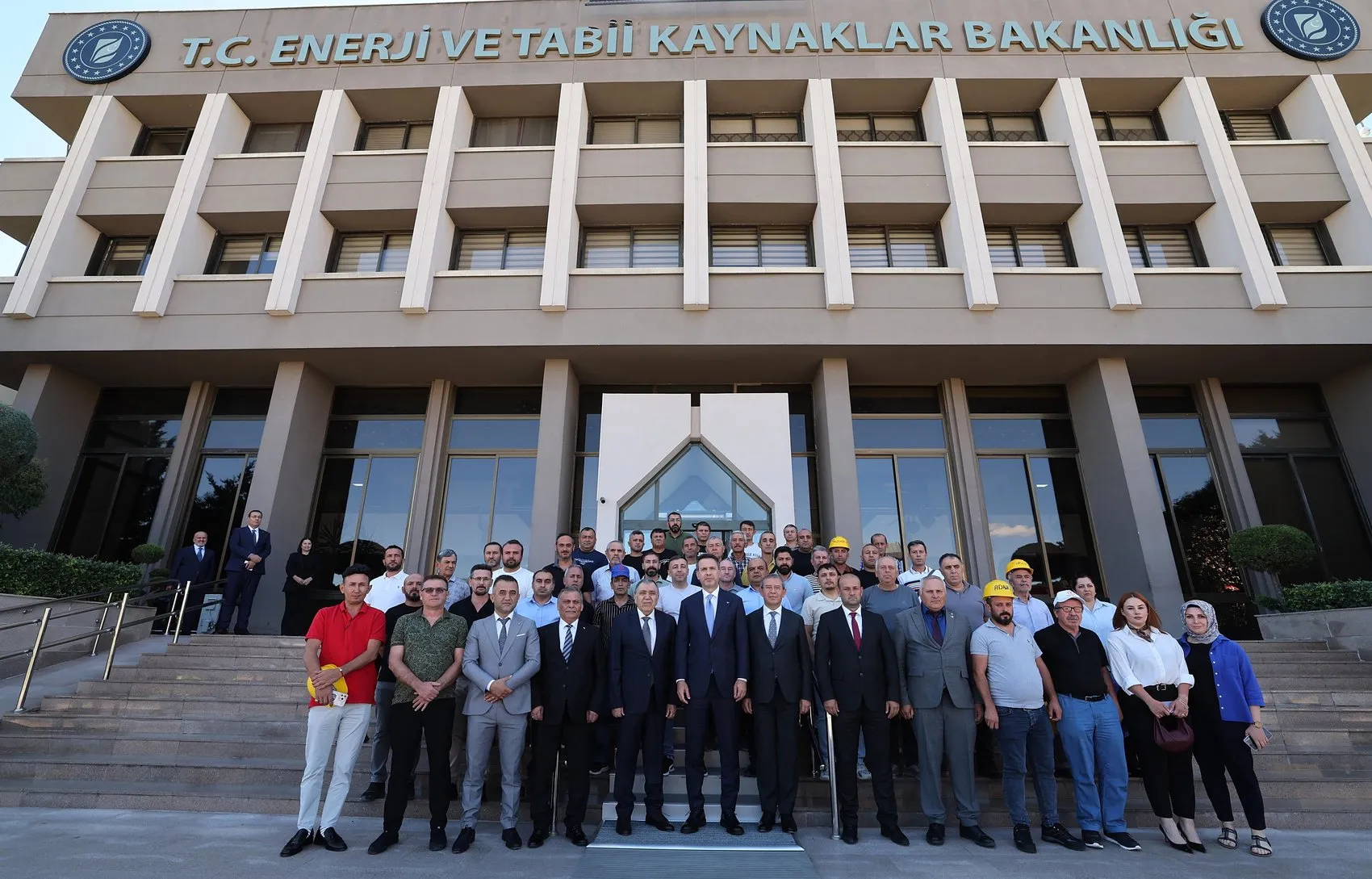 Madencilerin hak arayışında Ankara'dan güçlü destek: Bakan Bayraktar'dan net mesaj