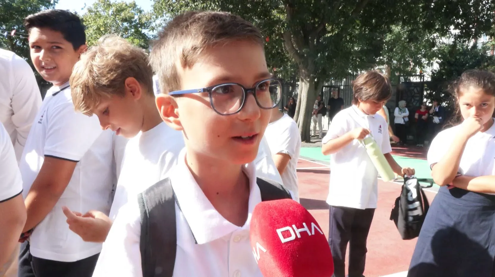 İstanbul'da okul zili bu kez minikler için çaldı: Milyonlarca öğrenci için yeni dönem heyecanı başladı