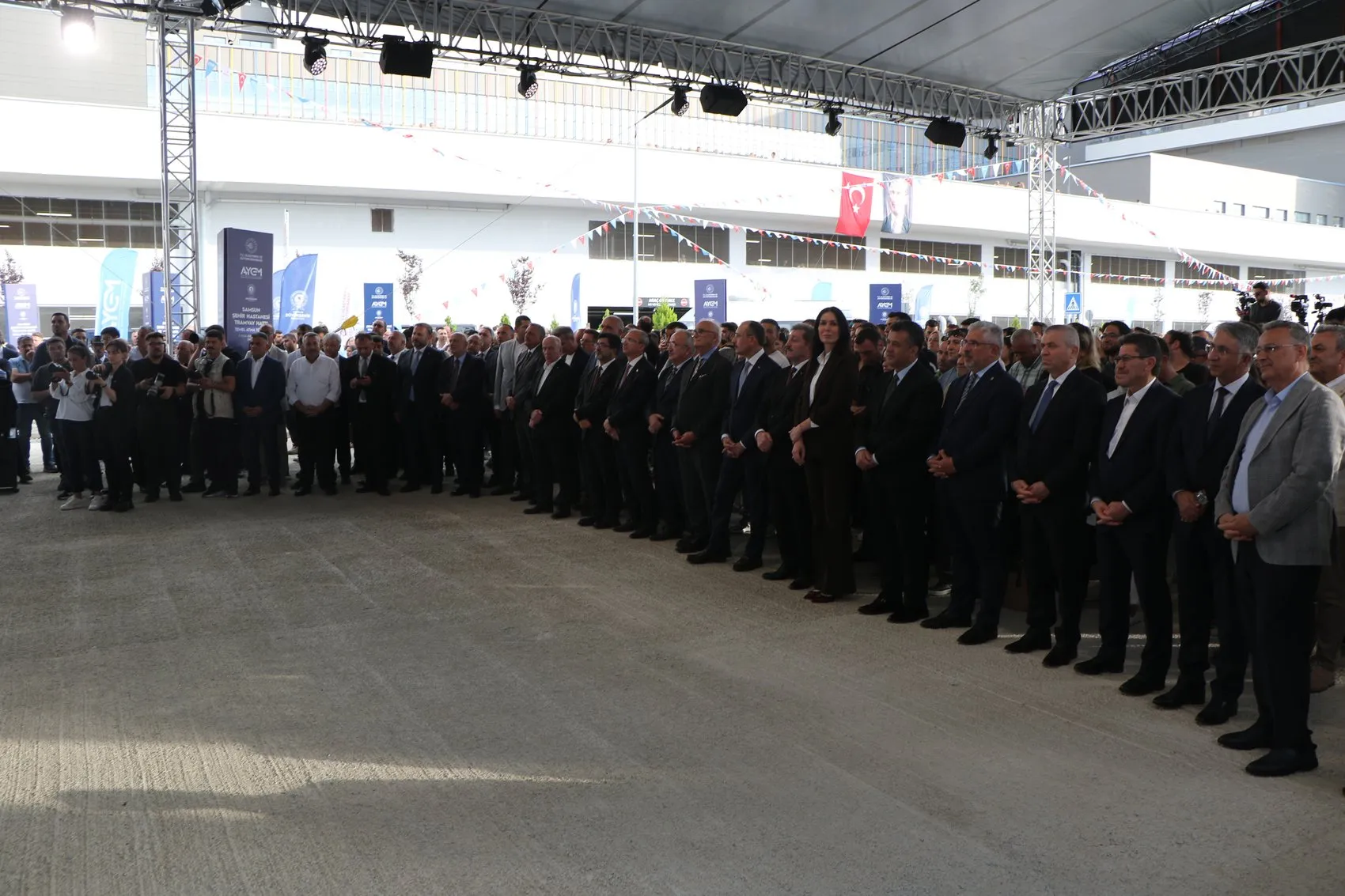 Samsun'da raylı sistem hamlesi: Bakan Uraloğlu'ndan muhalefete hızlı tren yanıtı