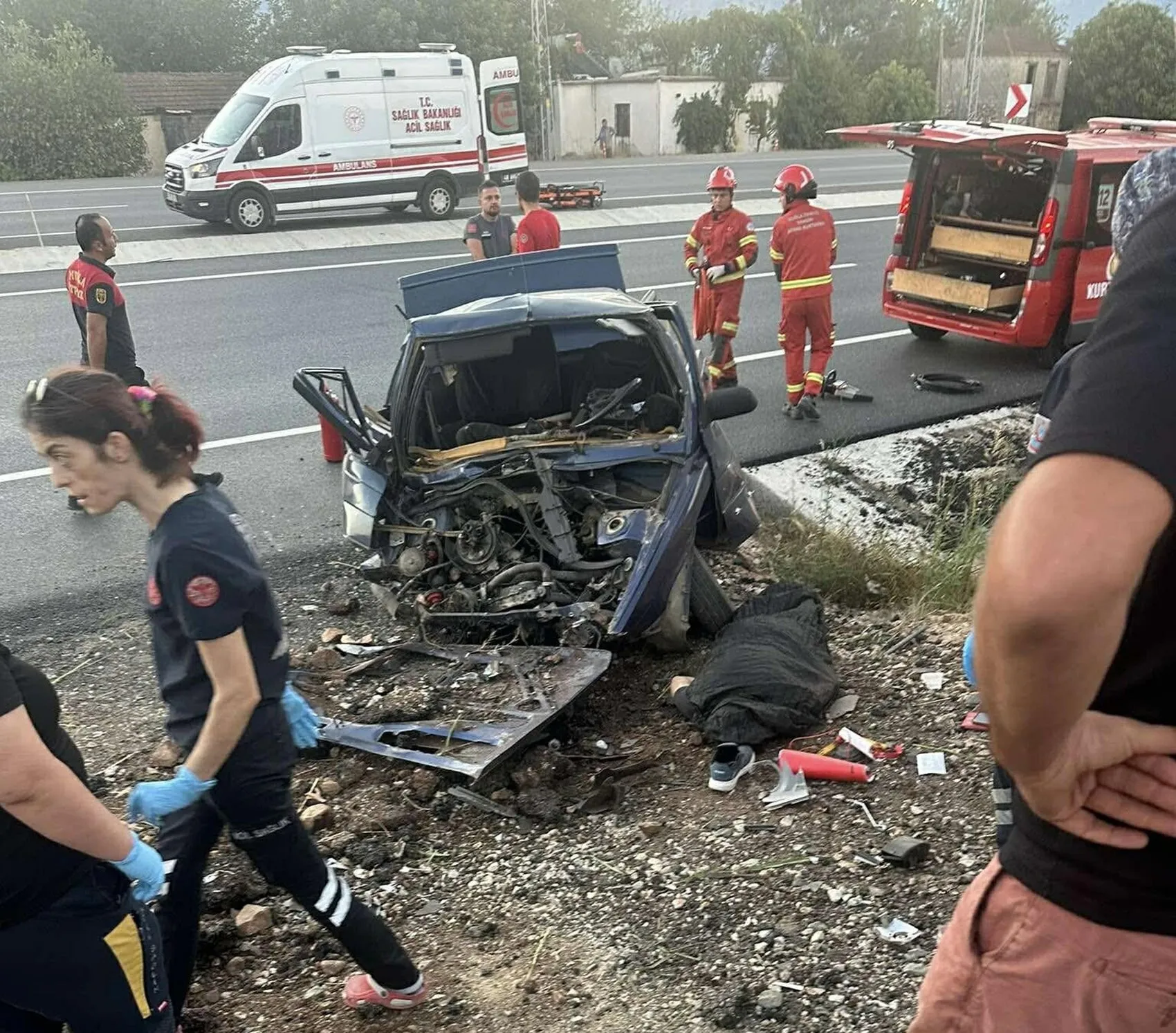 Seydikemer yolunda sabah saatlerinde gelen acı haber: İki arkadaş hayatını kaybetti