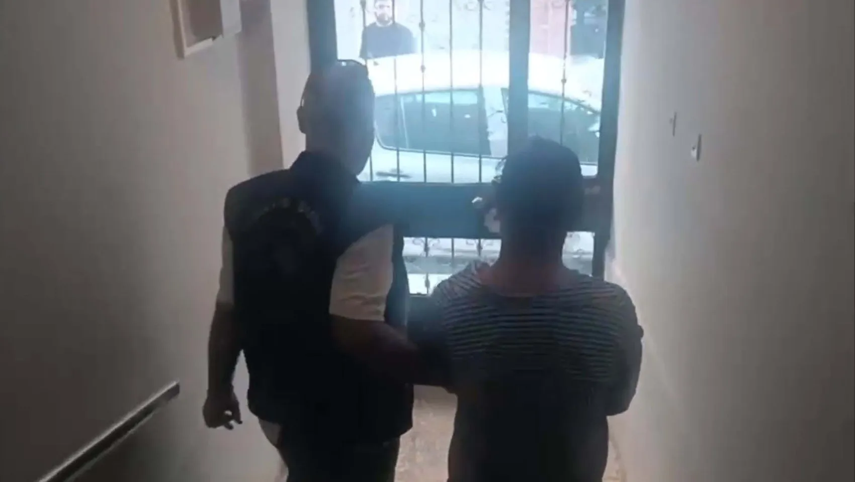 İzmir'de Ailem Güvende operasyonu: Dijital dünyadaki suç ağına ağır darbe