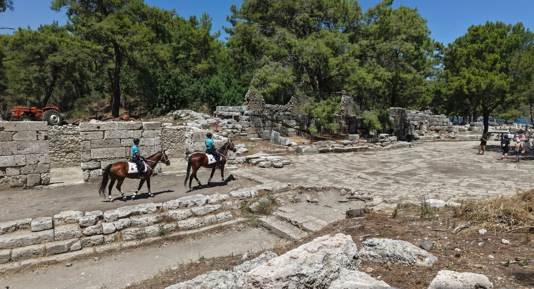 Phaselis'in sessiz koruyucuları: Tarihi miras atlı jandarmaya emanet