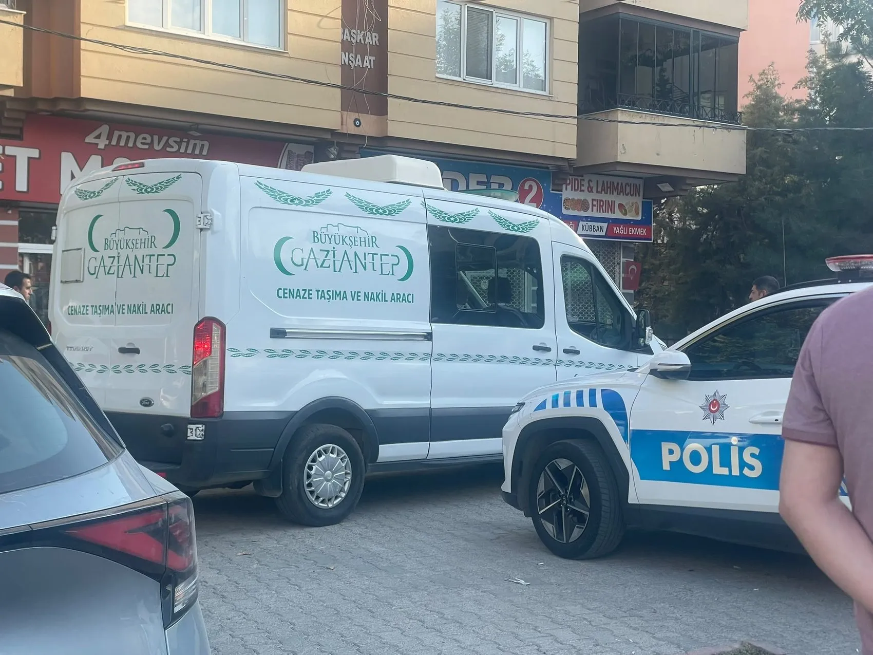 Gaziantep'te dehşet dolu gece: Arkadaşını vurdu, ardından tetiği kendine çevirdi