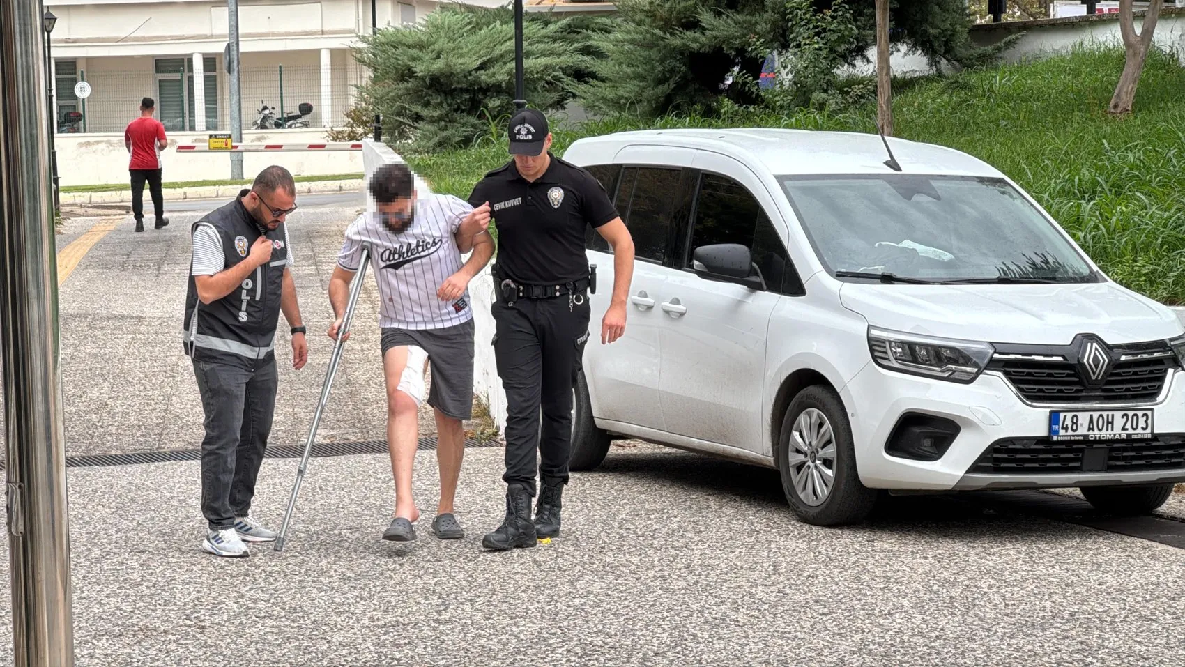 Muğla'da suç ağlarına büyük darbe: Kırmızı bültenle aranan elebaşının örgütü çökertildi