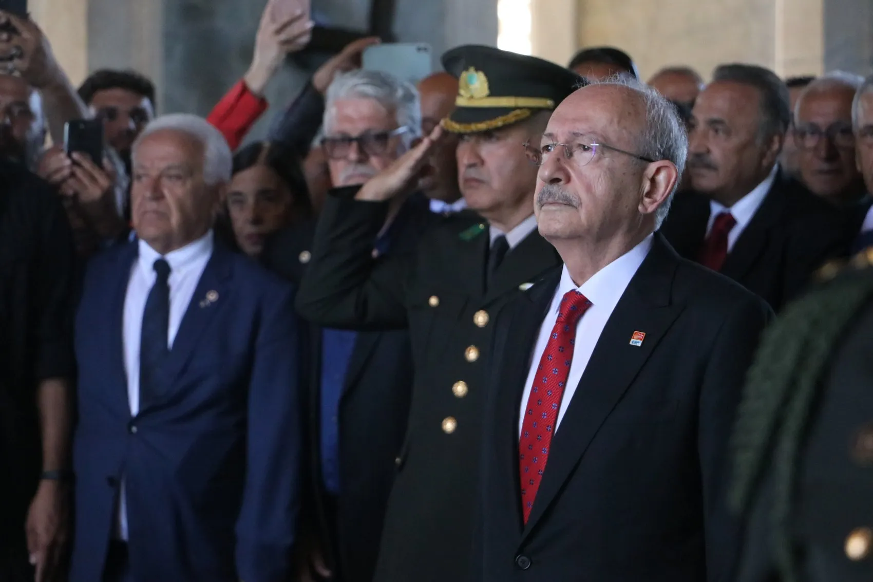 CHP'nin 103'üncü yıl dönümünde Anıtkabir'de tarihi buluşma: Kılıçdaroğlu'ndan demokrasi vurgusu
