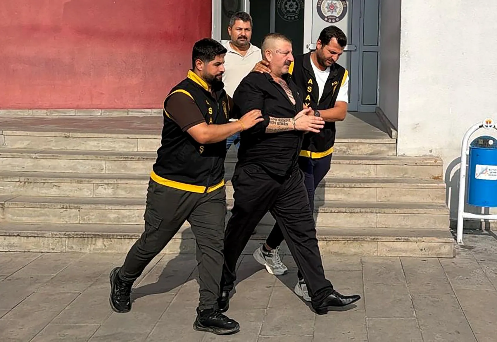 Cinayet hükümlüsü sosyal medya fenomeni olma hayaliyle Adana'da yakayı ele verdi
