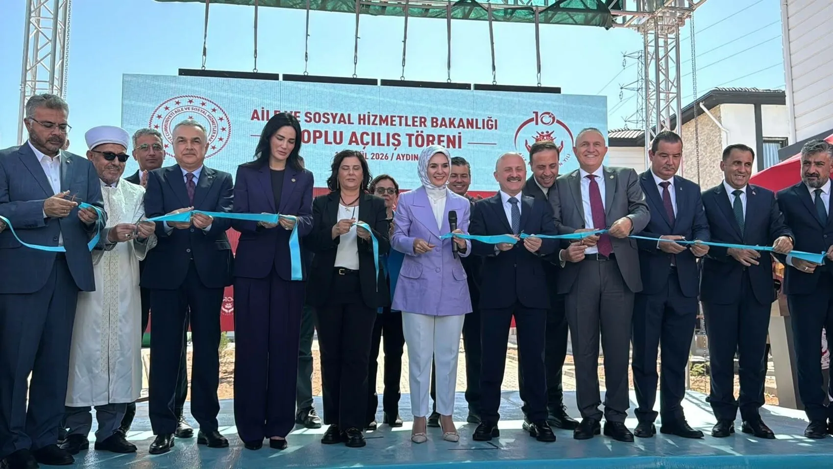 Aydın'da sosyal hizmet atağı: Devletin şefkat eli dört yeni merkezle güçlendi