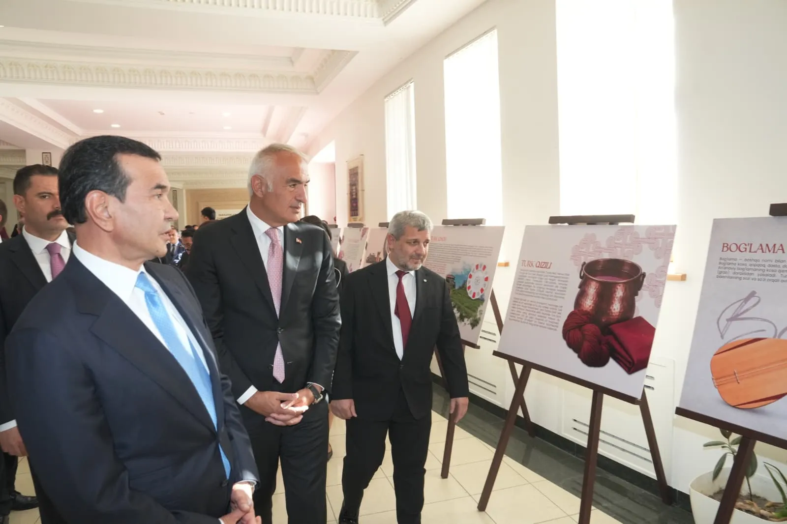 Taşkent'te Tarihi Buluşma: Türkiye ve Özbekistan Arasında Kültürel Köprüler Güçleniyor