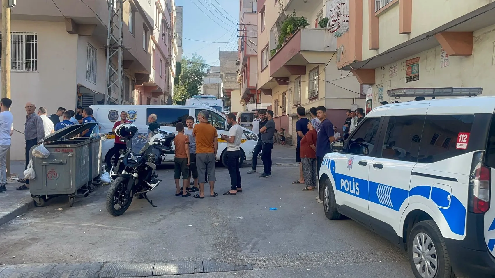 Gaziantep'te dehşet anları: Eşini katletti, sokağa çıkıp çocuklara kurşun yağdırdı