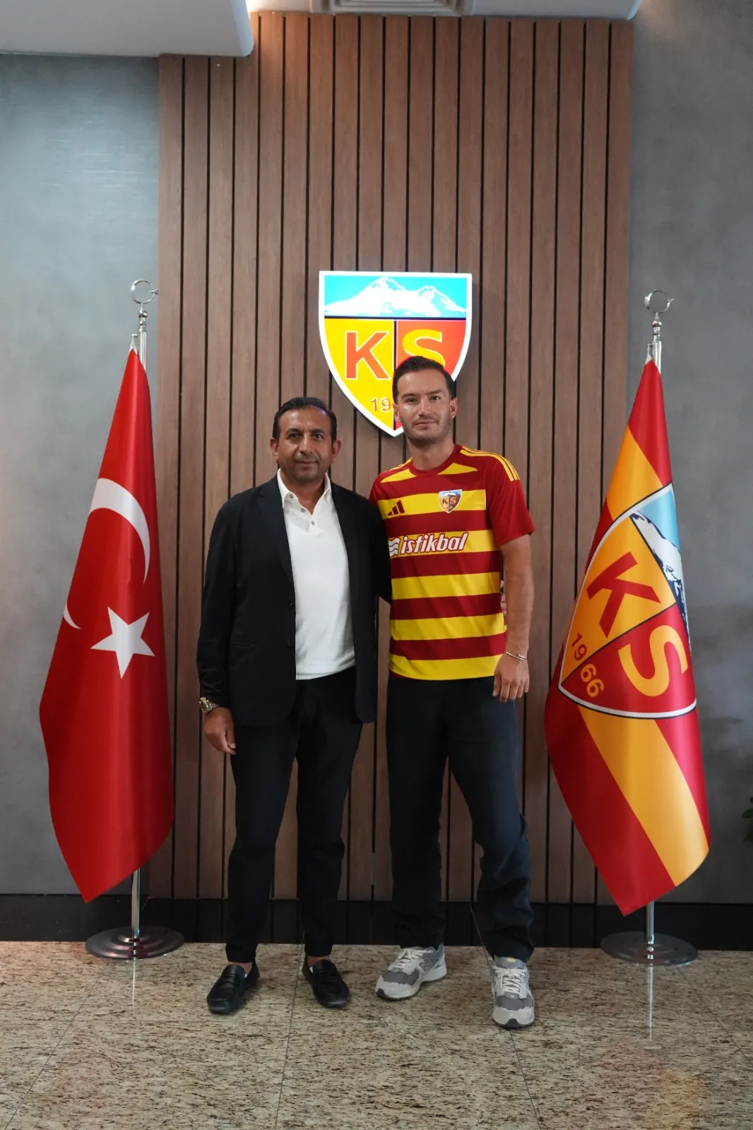 Kayserispor'da tanıdık yüz: Oğulcan Çağlayan yuvaya döndü