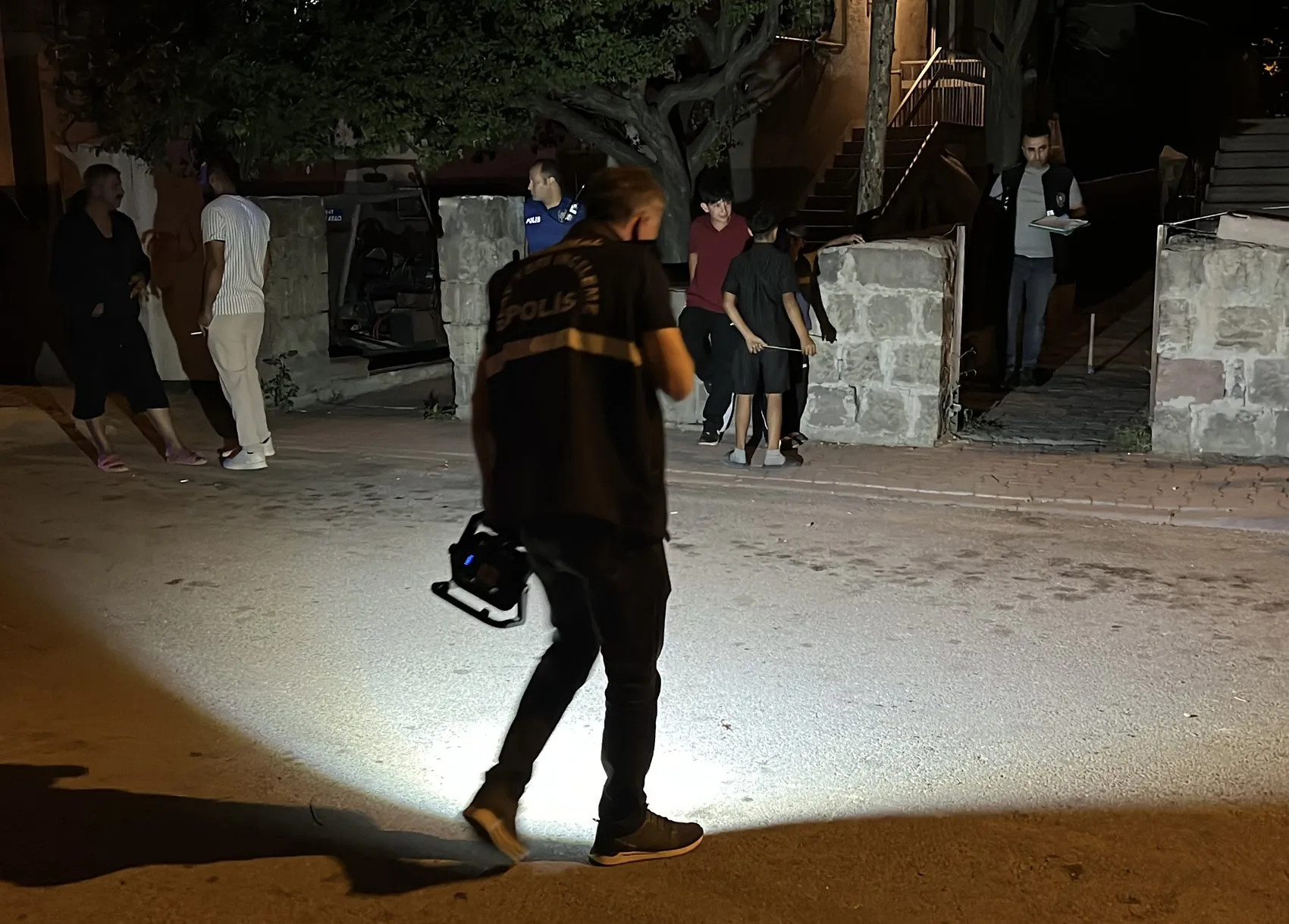 Kayseri'deki cinayetin perde arkası: Elinde keserle yürüdüğü o anlar kamerada
