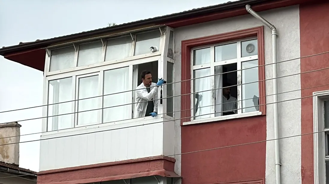 Karabük'te korku dolu anlar: Üçüncü kattan düşen genç yaşam mücadelesi veriyor