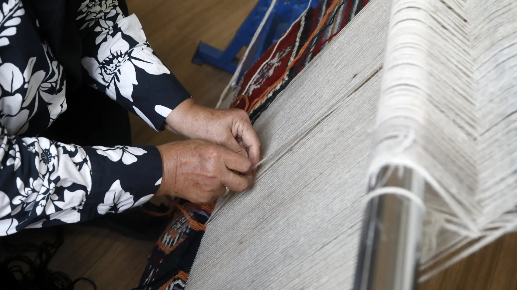13 yaşında kendi evini inşa ettiren zanaatkar: Halı tezgahında geçen bir ömür