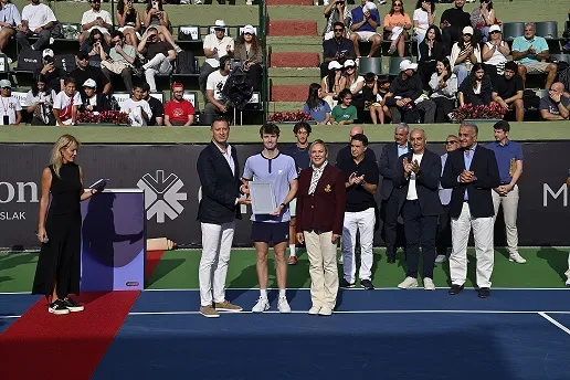 İstanbul'un Tenis Efsanesi 78. Kez Finaline Kavuştu: Kortlarda Max Basing Fırtınası