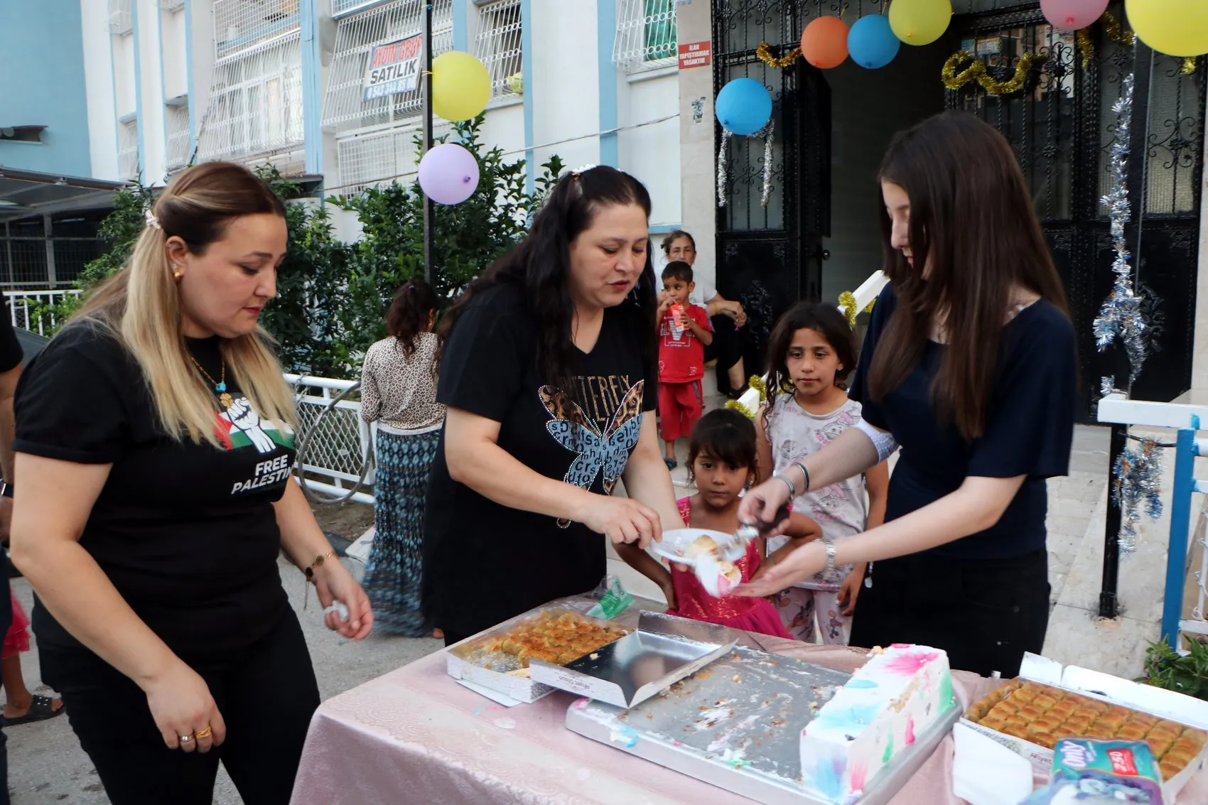 12'nci kattan düşen Ecrin'in mucizevi dönüşü: Hayali, düştüğü noktada iyilik sofrası kurmaktı