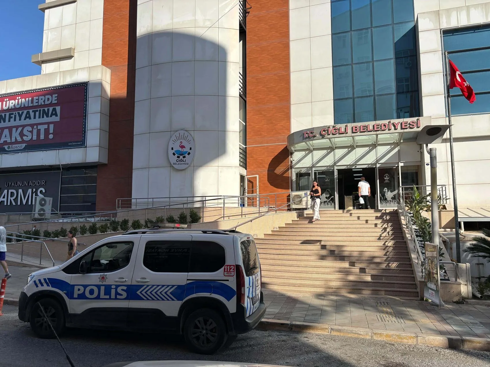 Çiğli'de belediyeyi hedef alan saldırı zincirinde yeni dalga: 6 kişi daha cezaevine gönderildi