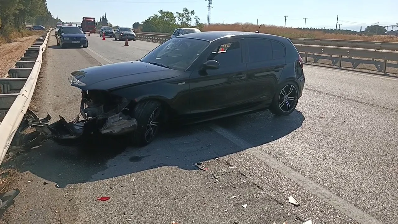 Bursa'da sabah trafiğinde kabus: Yola dökülen mazot 9 aracı birbirine kattı