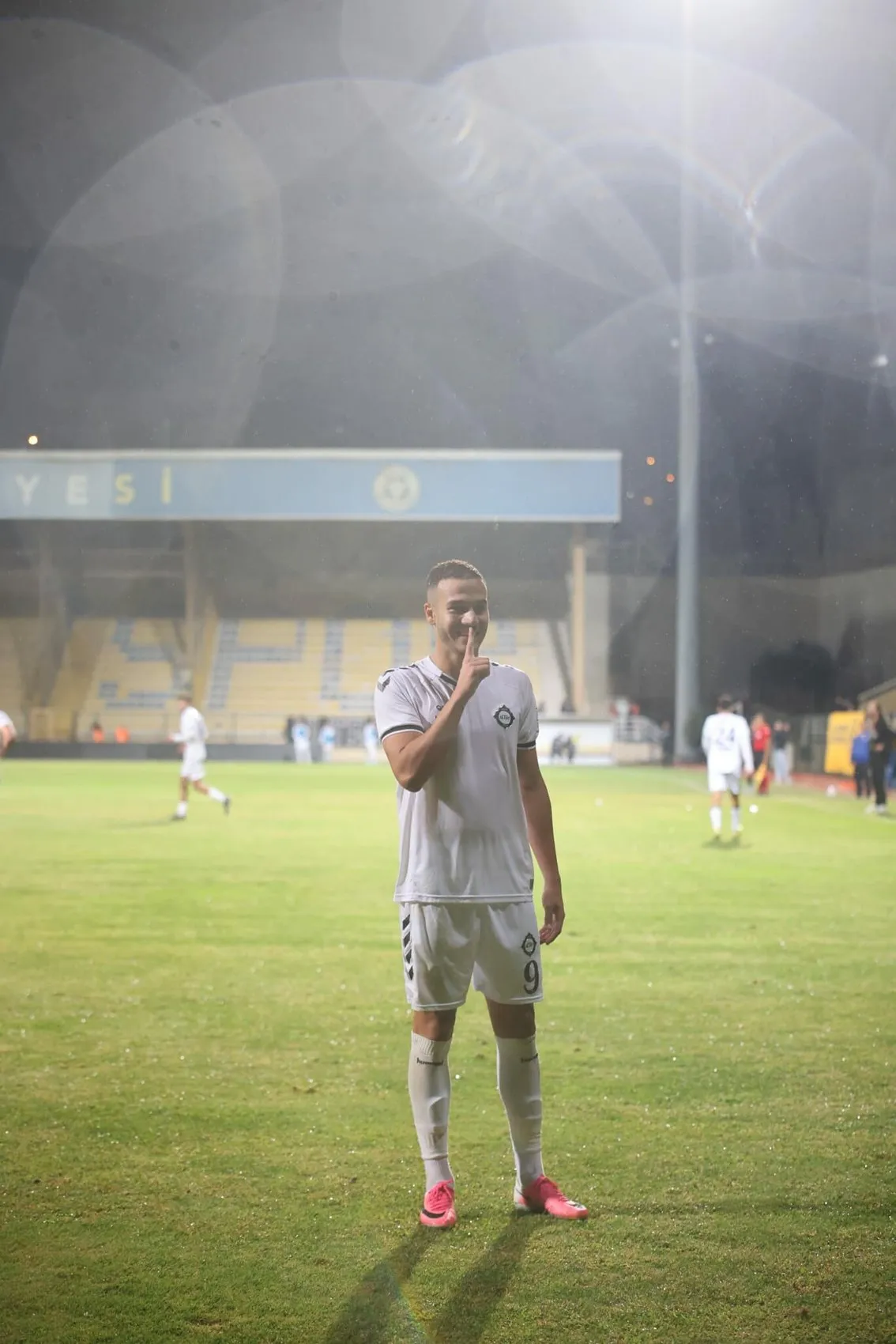 İzmir derbisinde gençlerin zaferi: Yönetimsiz Altay sahada devleşti