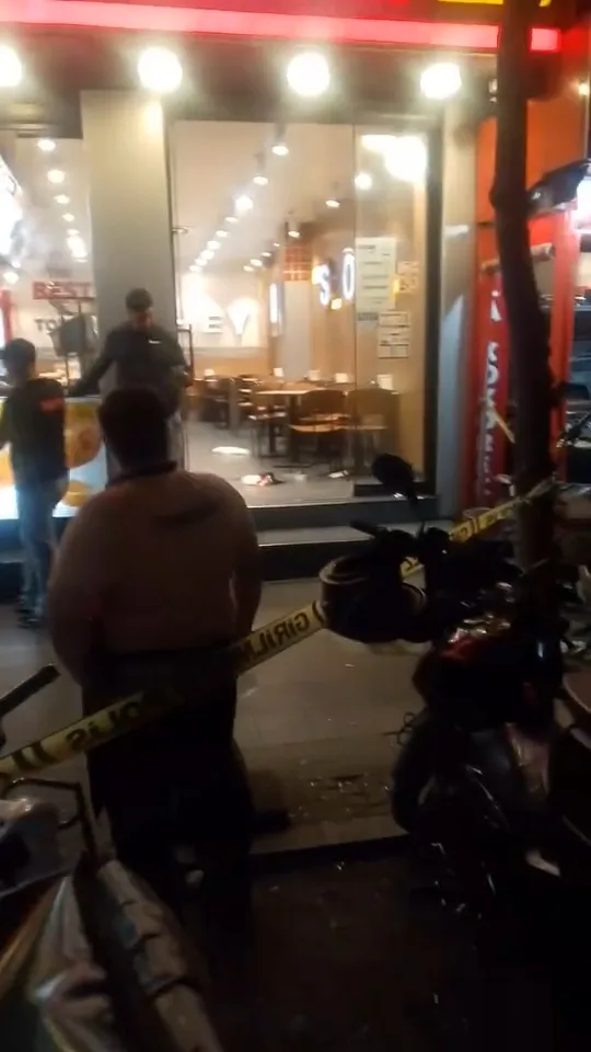 Küçükçekmece'de geceyi kana bulayan hesaplaşma: 17 yaşındaki şüpheli kıskıvrak yakalandı