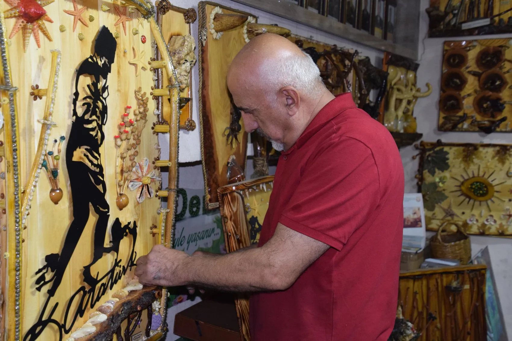 Çöpten sanat doğuyor: 35 yıllık tutkuyla atıkları başyapıta dönüştürüyor