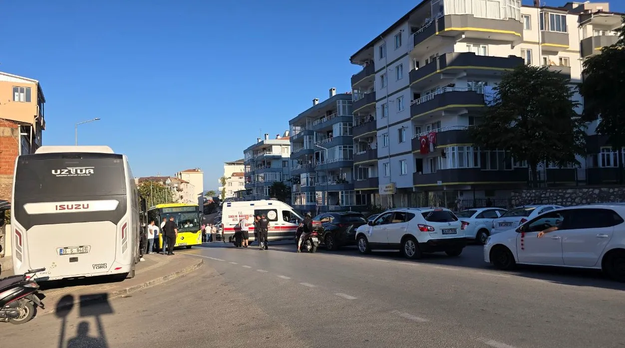 Direksiyon başında gelen ani kriz Mudanya'da trafiği birbirine kattı
