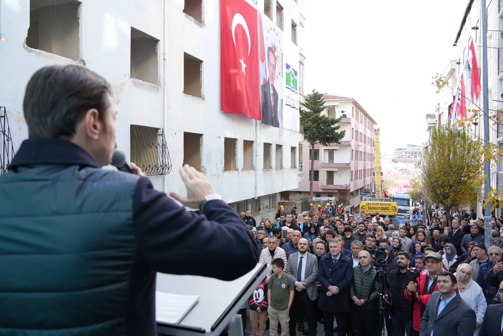 Bahçelievler'de dönüşüm rekoru: 17 milyar liralık dev hamleyle binlerce yuva yenilendi