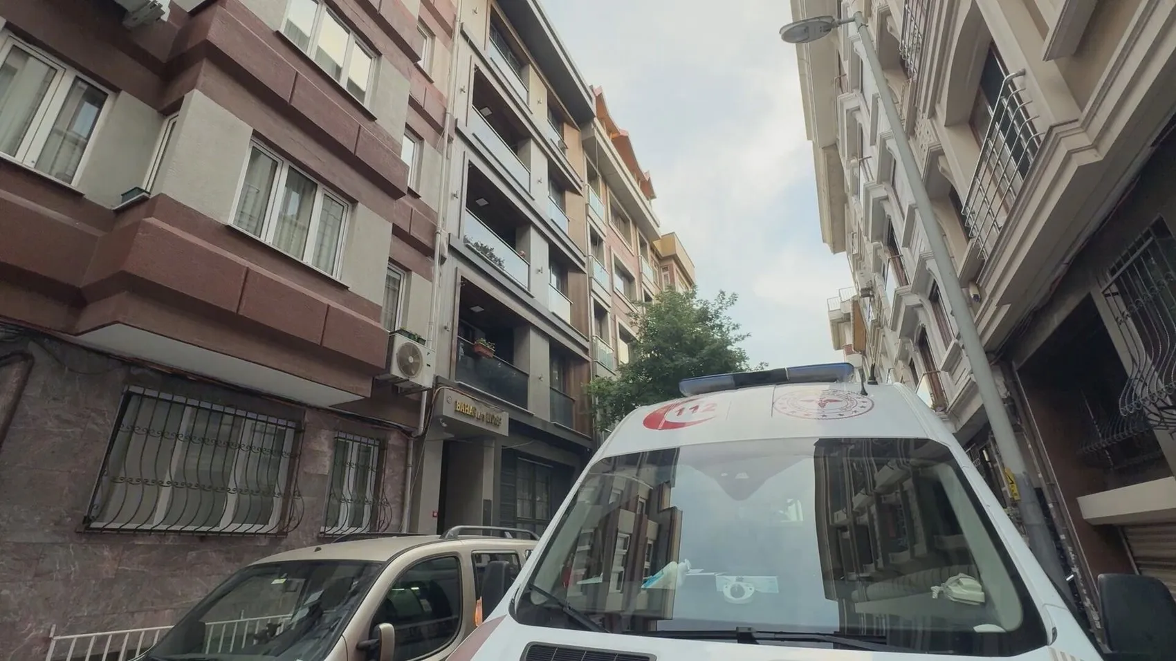 Şişli'de şüpheli ölüm: Genç adamın cansız bedeni yatağında bulundu