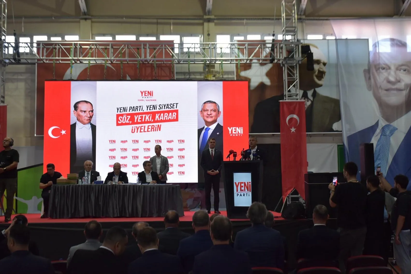 Özgür Özel'den koltuk resti: Başarısız olursam o gün bırakırım