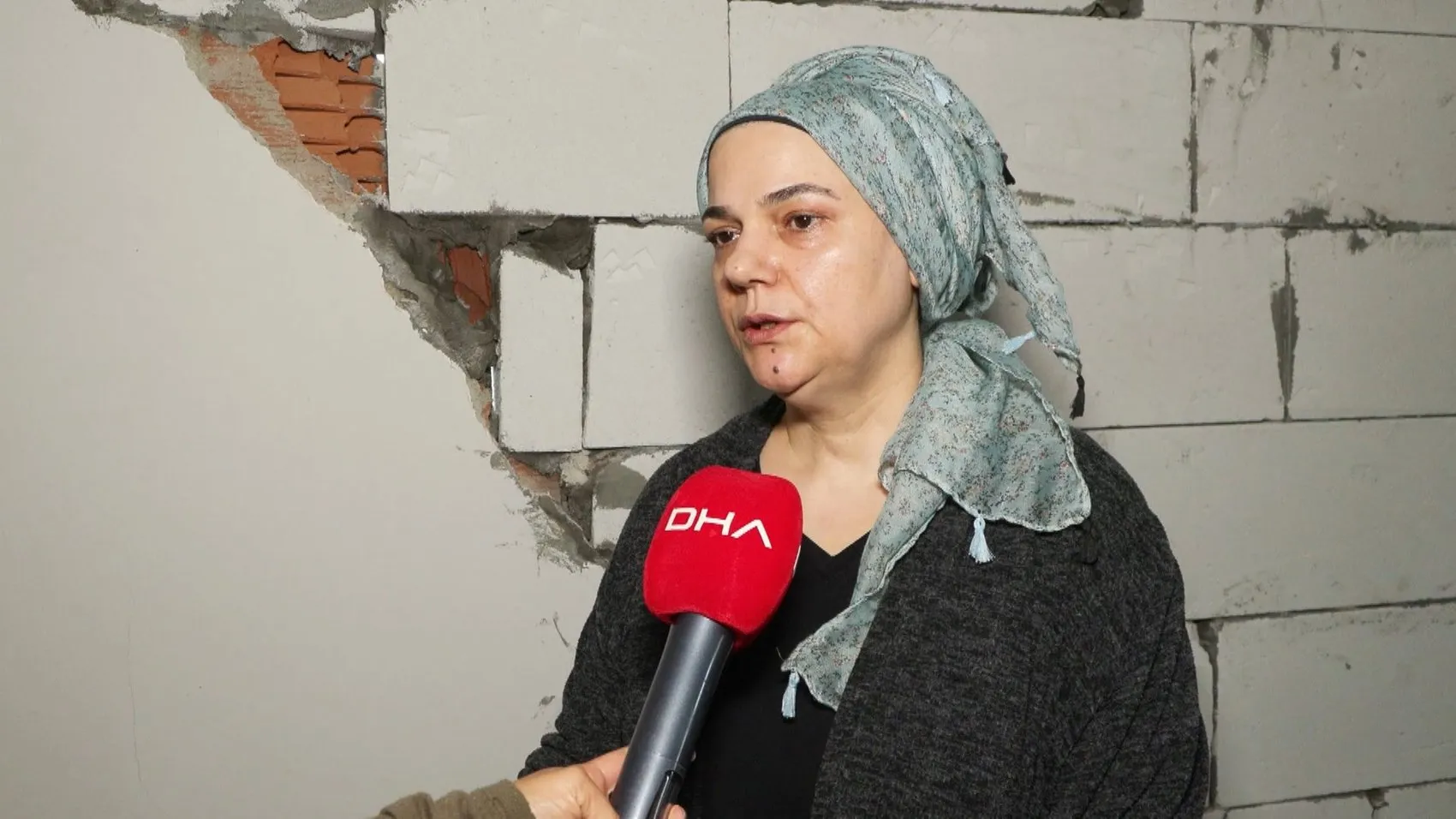 Zeytinburnu'nda kentsel dönüşüm kabusu: Yıkım ekipleri yatak odasına kadar girdi