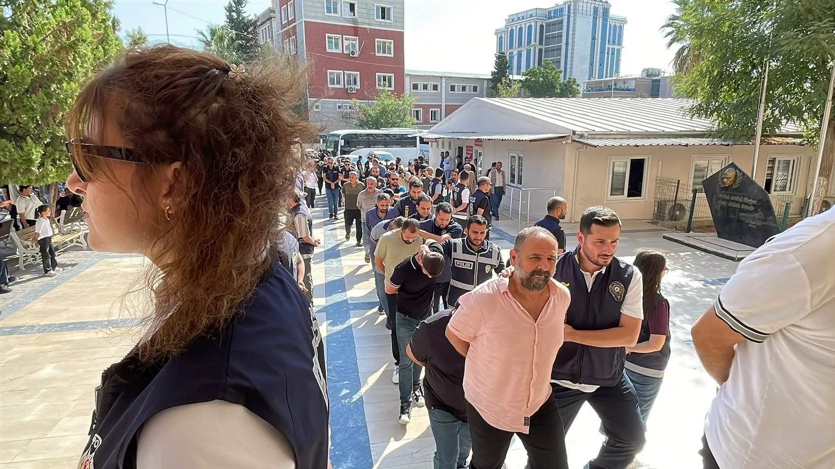 Milyarlarca liralık bahis vurgunu: 5 ilde eş zamanlı operasyonla çökertildi
