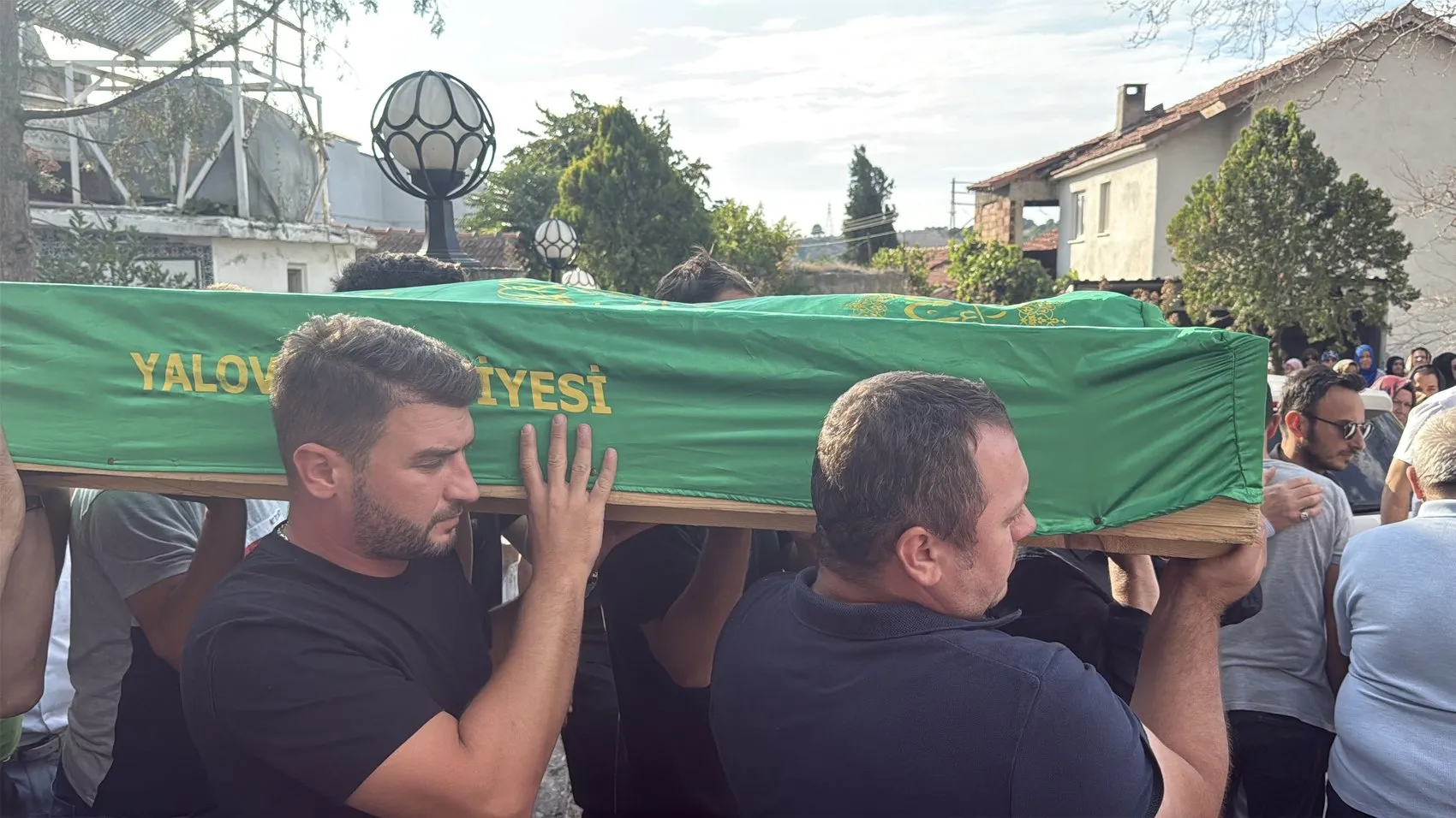 İznik Gölü kıyısında başlayan acı arayış Yalova'da hüzünlü bir veda ile son buldu