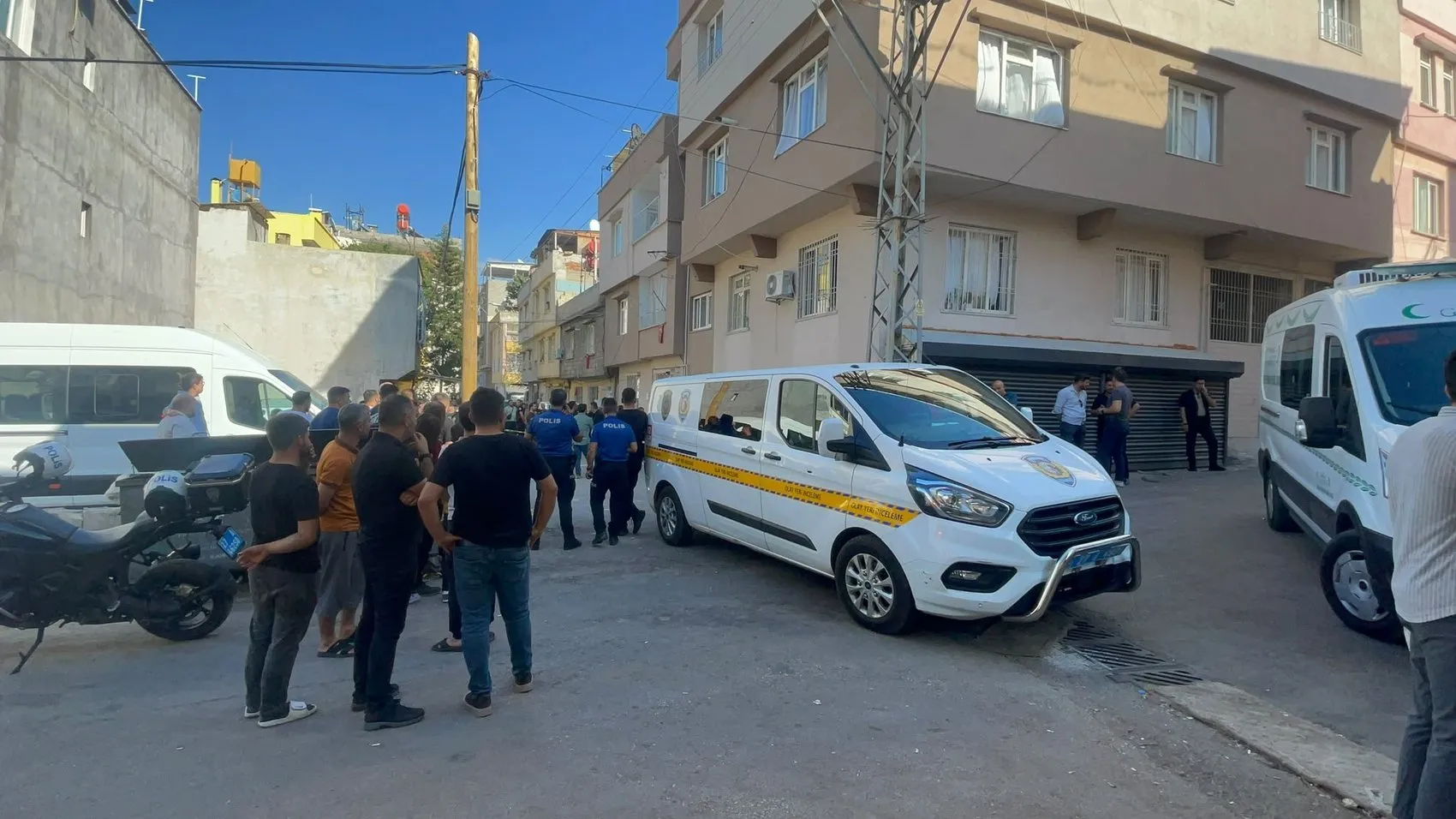 Gaziantep'te dehşet anları: Eşini katletti, sokağa çıkıp çocuklara kurşun yağdırdı