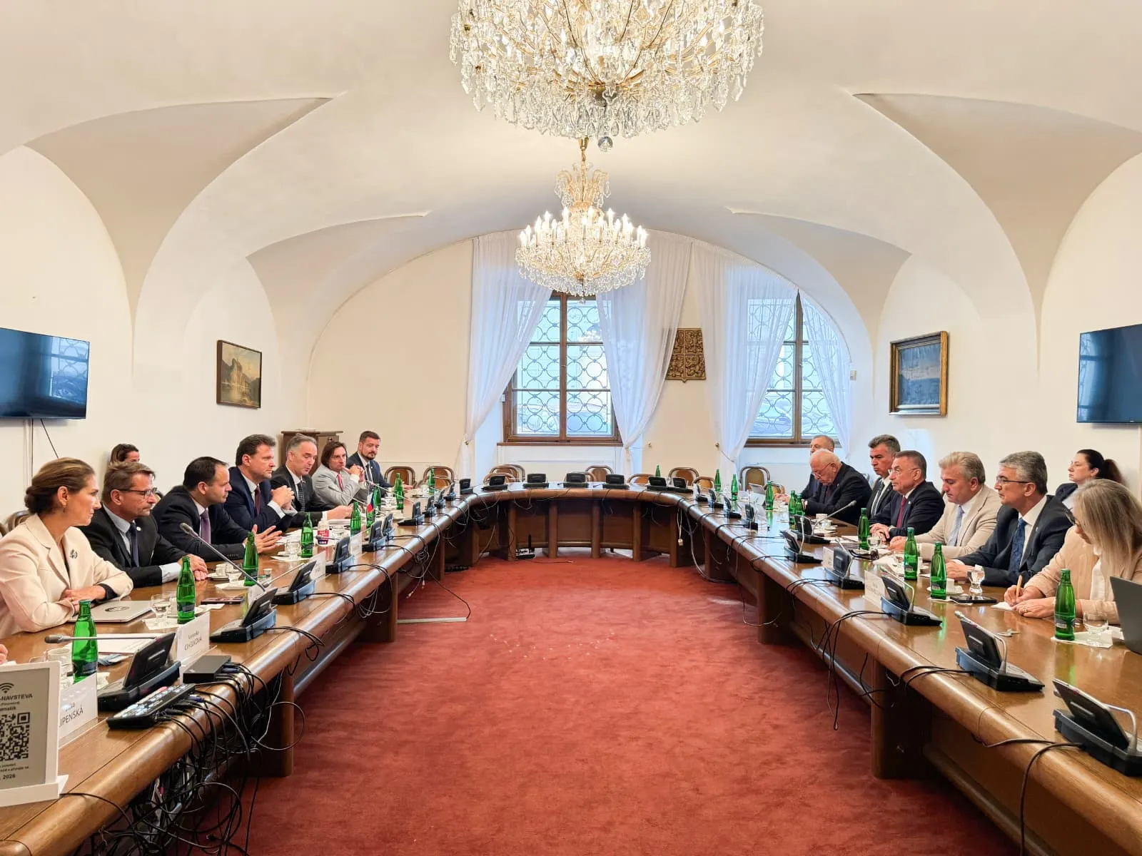 Prag'da kritik temas: Avrupa'nın stratejik körlüğünü Türkiye ile aşacaklar