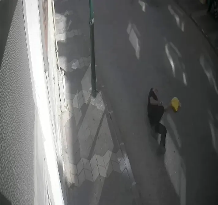Tokat'ta yürekleri ağza getiren kaza: Kamyonet kasasından yola savruldu