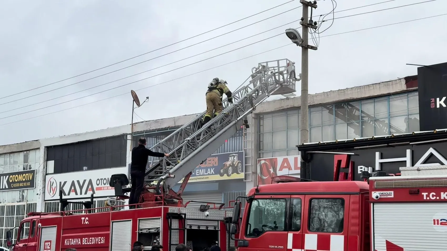 Kütahya'da Galericiler Sitesi'nde korkutan dumanlar: İki iş yeri etkilendi